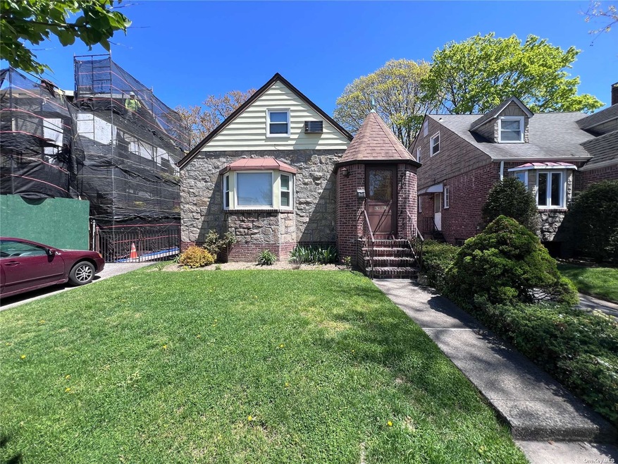 69-65 180th St unit House, Flushing, NY 11365 - photo 1