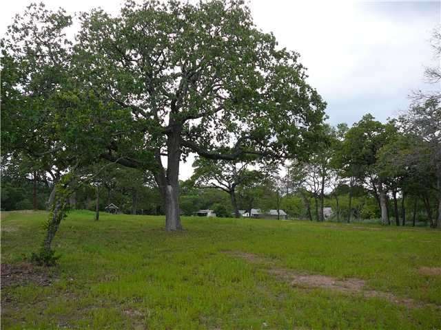 Land/Lot : Beautiful, level lot just blocks from L