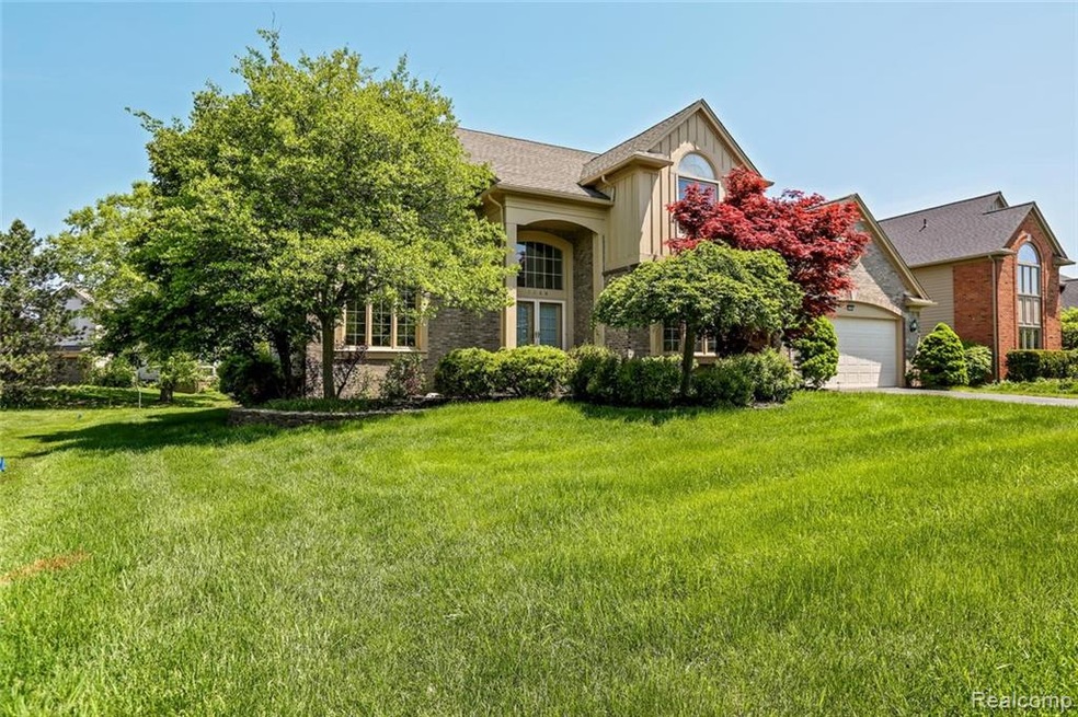 5046 Silverwood Ct West-large-037-36-5046 Silverwo