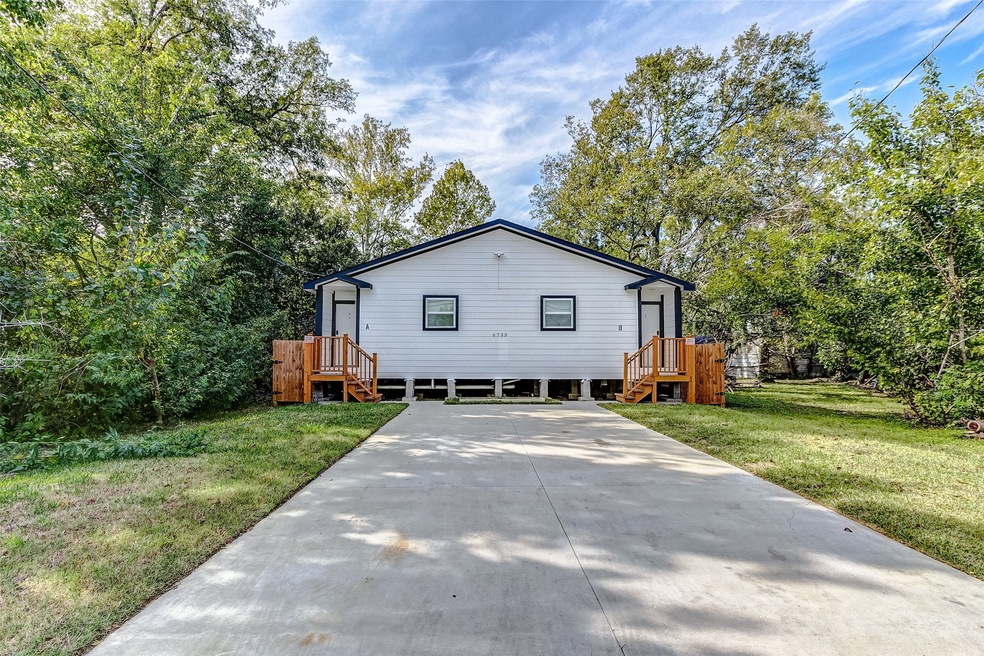 6733 Knox St unit B, Houston, TX 77091 - photo 1