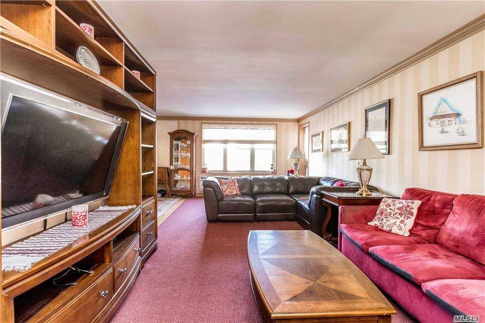 2335 Bell Blvd unit 3G, Bayside, NY 11360 - photo 1