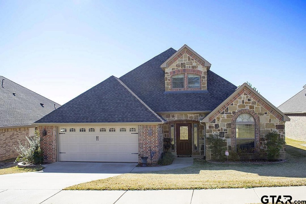 1661 Skidmore Ln, Tyler, TX 75703 - photo 1