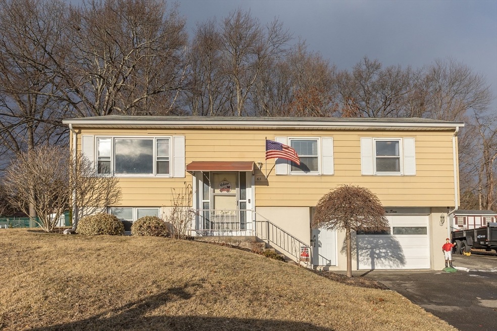 63 Lynch Dr, Holyoke, MA 01040 - photo 1