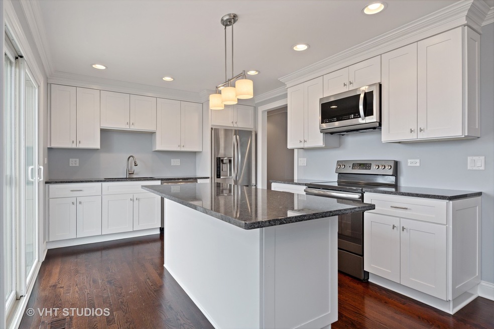 852 S Cedar Ave, Elmhurst, IL 60126 - photo 1