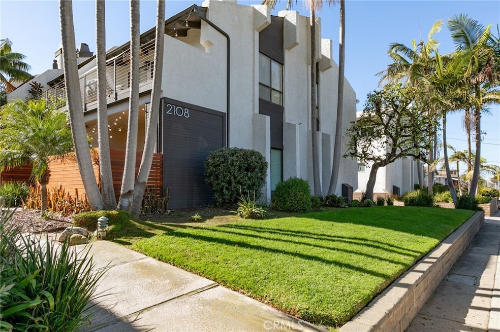 2108 Rockefeller Ln unit D, Redondo Beach, CA 90278 - photo 1