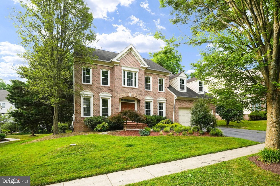 8917 Falls Farm Dr, Potomac, MD 20854 - photo 1