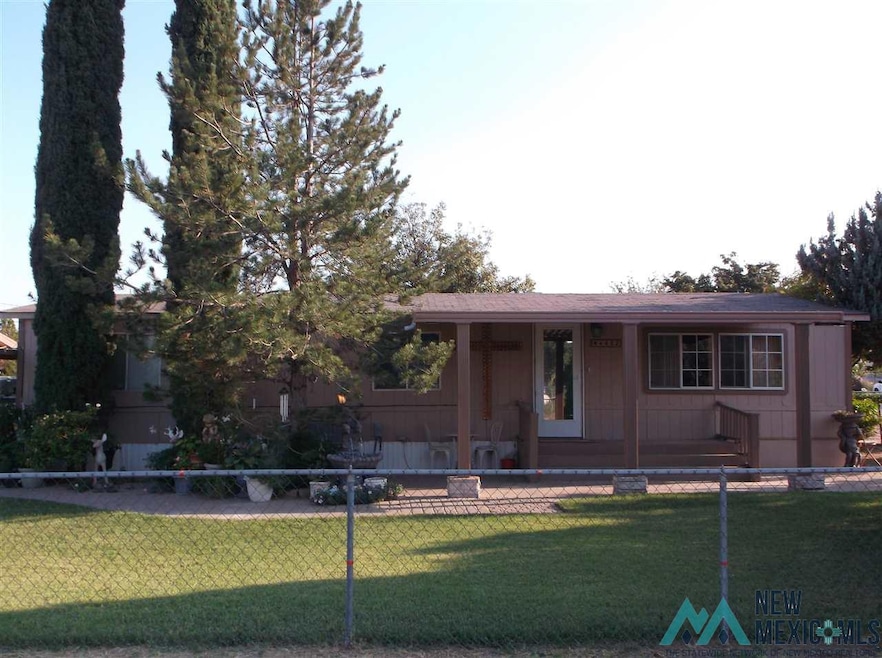 4402 Mescalero St, Carlsbad, NM 88220 - photo 1