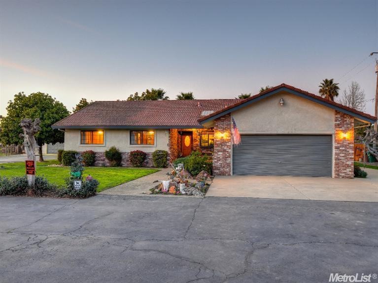 3429 E Collier Rd, Acampo, CA 95220 - photo 1