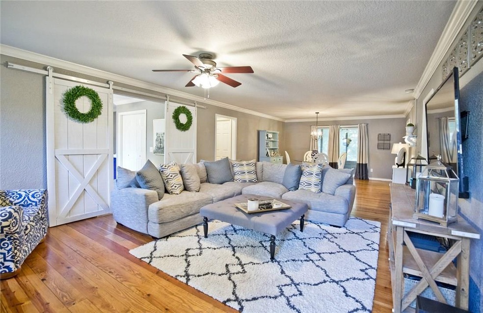 8 Oxford Ln, Bella Vista, AR 72714 - photo 1