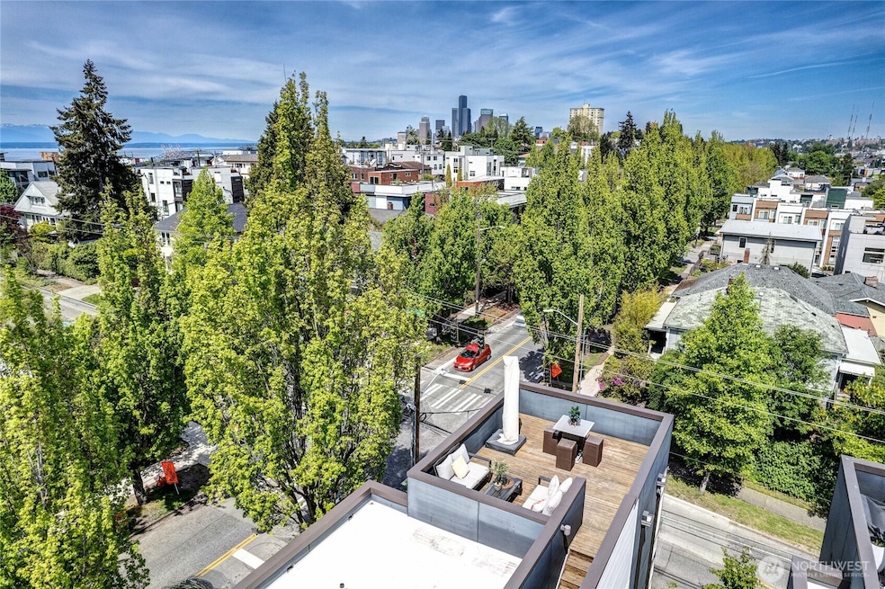 Sold $925,000 • Co-Listing Agent