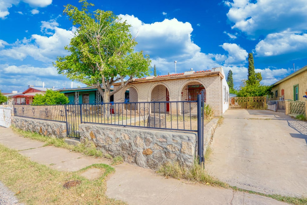 7735 Adobe Dr, El Paso, TX 79915 - photo 1