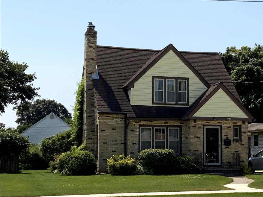 1617 Waldo Blvd, Manitowoc, WI 54220 - photo 1