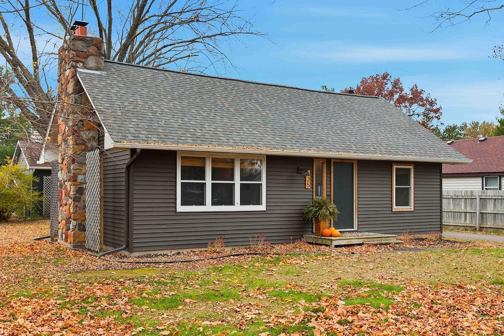 325 Stewart Ave, Mora, MN 55051 - photo 1