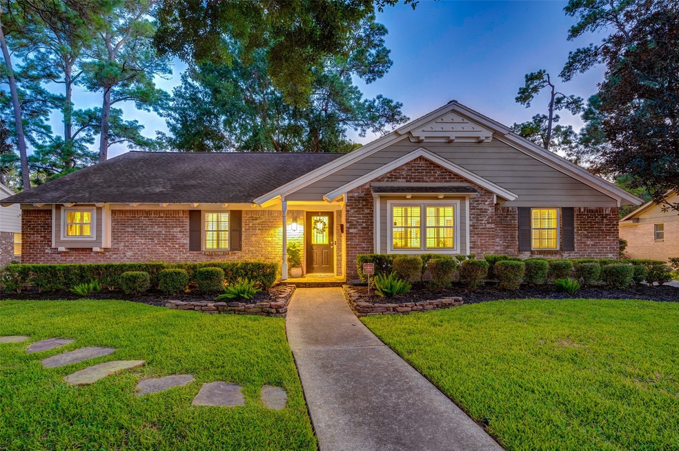 10023 Green Tree Rd, Houston, TX 77042 - photo 1