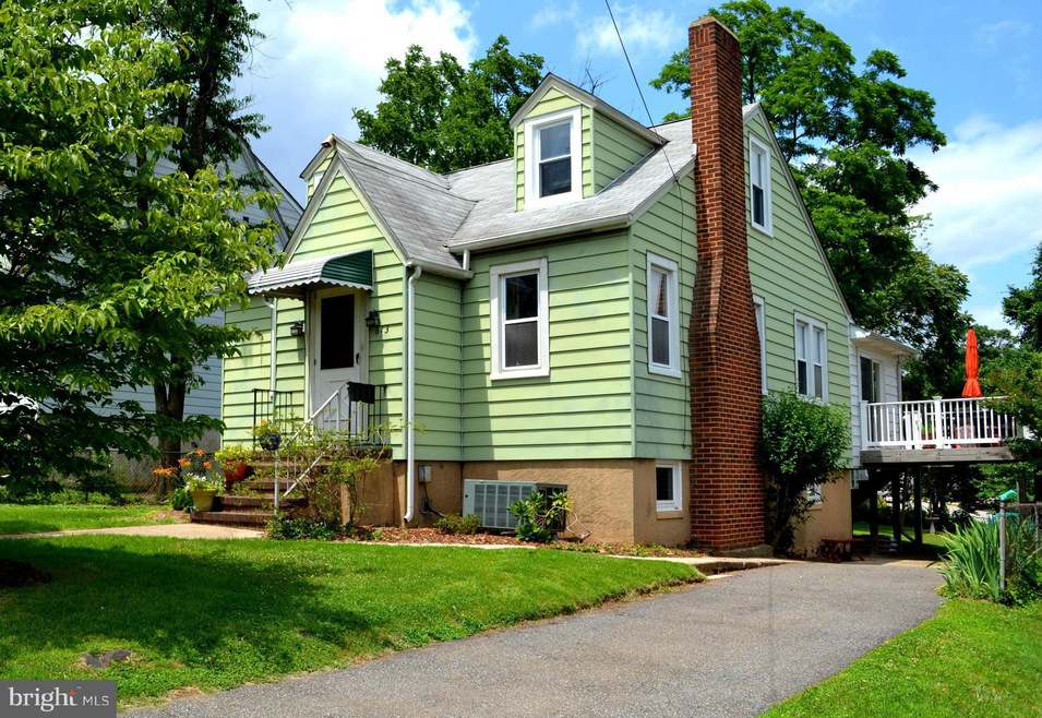 613 Hilltop Rd, Catonsville, MD 21228 - photo 1