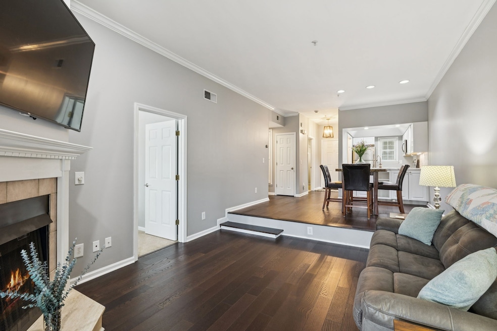 136 W End Place unit 33, Nashville, TN 37205 - photo 1