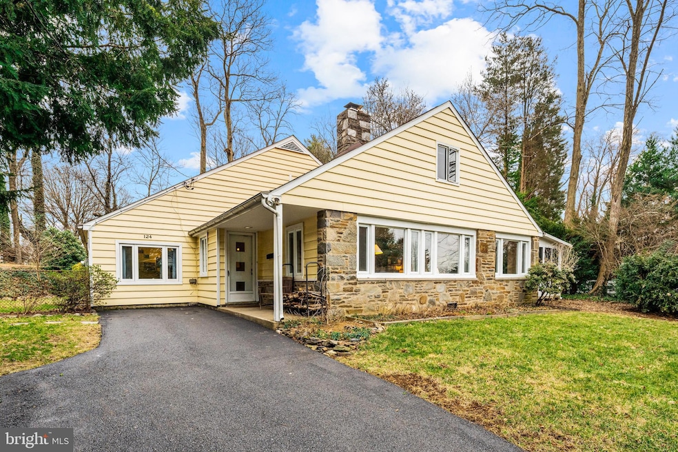 124 Locust Grove Rd, Bryn Mawr, PA 19010 - photo 1