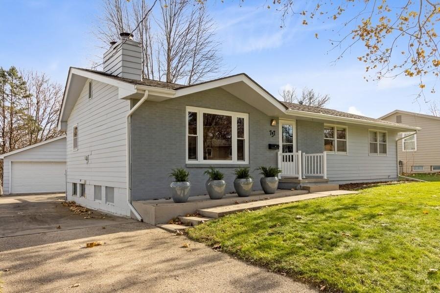 737 34th St, West Des Moines, IA 50265 - photo 1