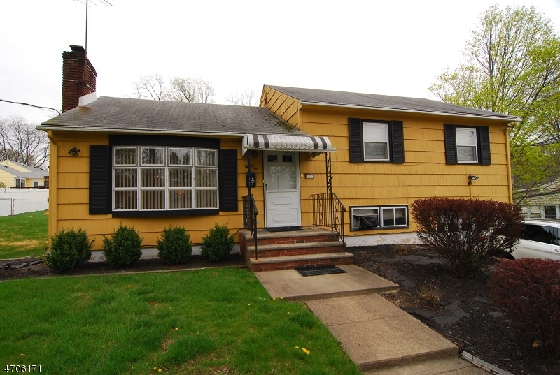 22 Apple Tree Ln, Morris Plains, NJ 07950 - photo 1