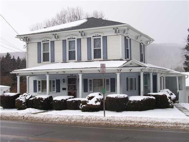Exterior Front Nice landscaping!   Great stature!