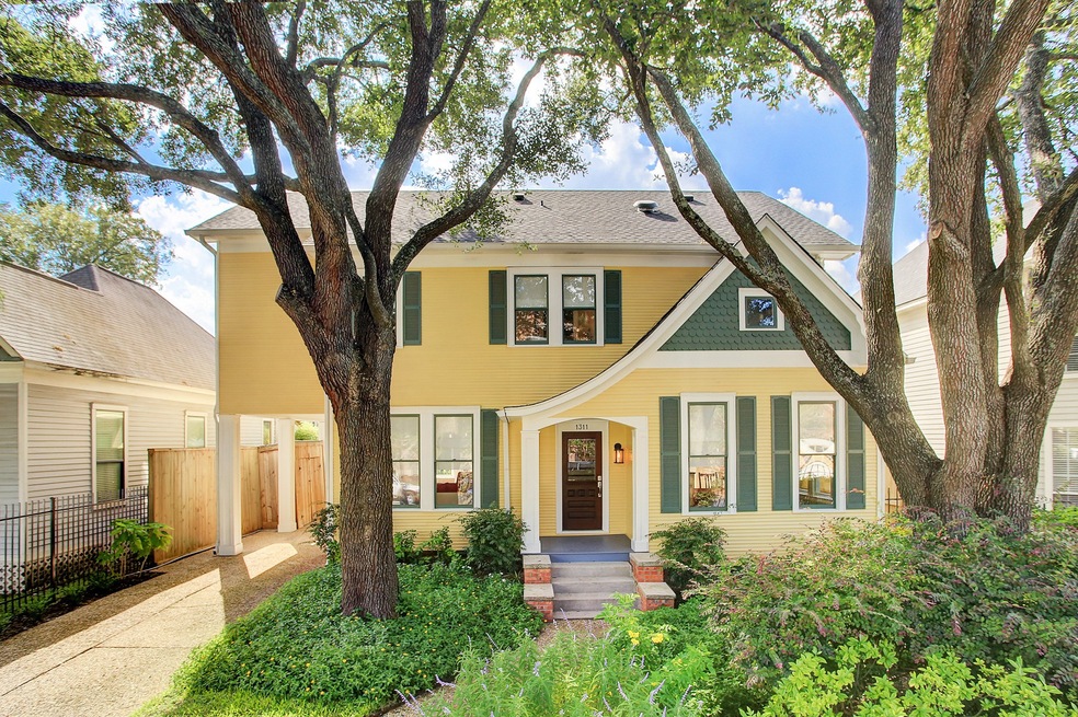 1311 Arlington St, Houston, TX 77008 - photo 1