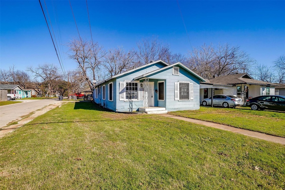 108 Madison St, Cleburne, TX 76033 - photo 1