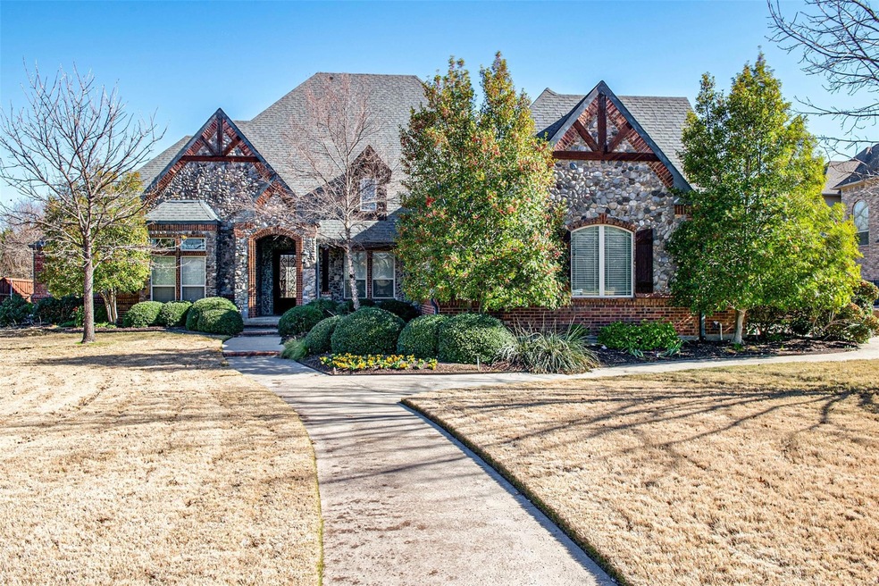 1043 Falcon Creek Dr, Kennedale, TX 76060 MLS 20495804