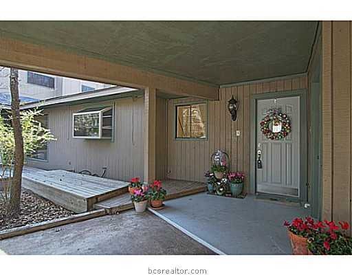 1301 Angelina Ct, College Station, TX 77840 - photo 1