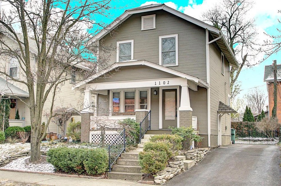 1102 S 4th St