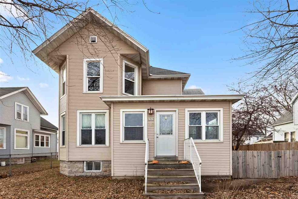 1317 S Main St, Oshkosh, WI 54902 - photo 1