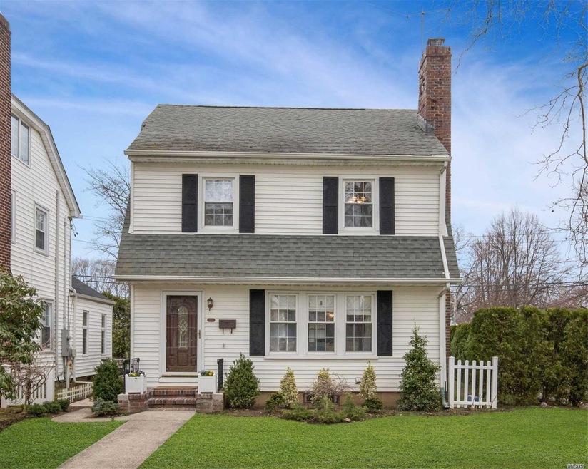 47 Cambridge Ave, Garden City, NY 11530 - photo 1