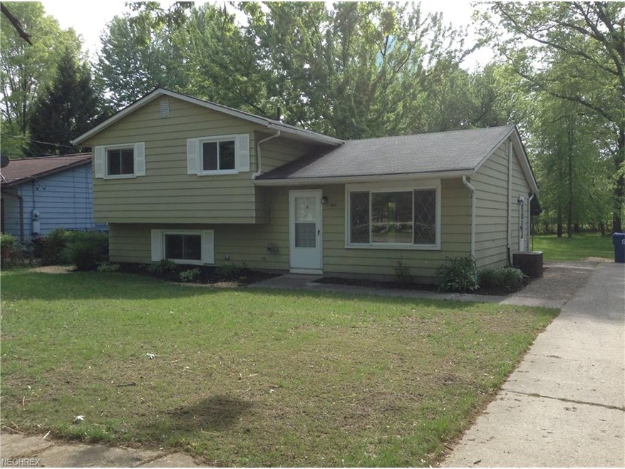 822 Dunny Ave, Sheffield Lake, OH 44054 - photo 1