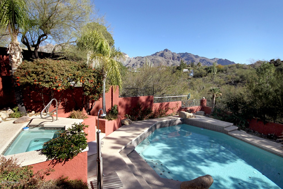 Pool/Spa and Gorgeous Mountain Views