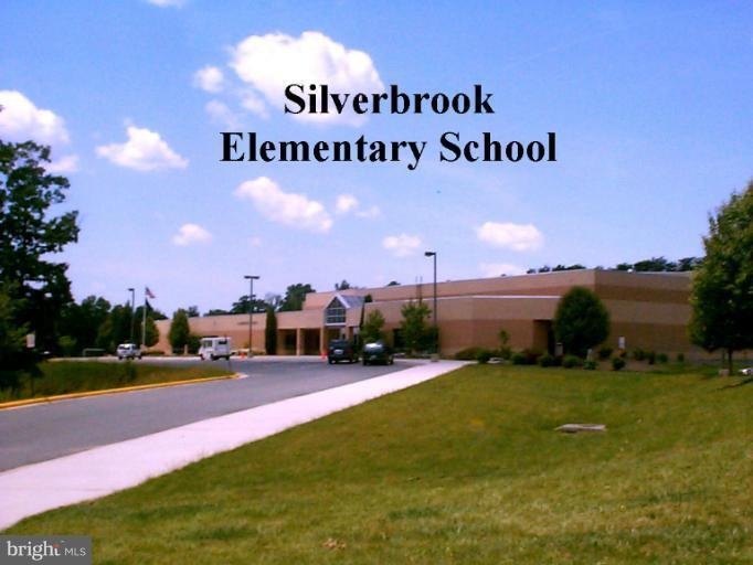 8655 Oak Chase Cir, Fairfax Station, VA 22039 - photo 1