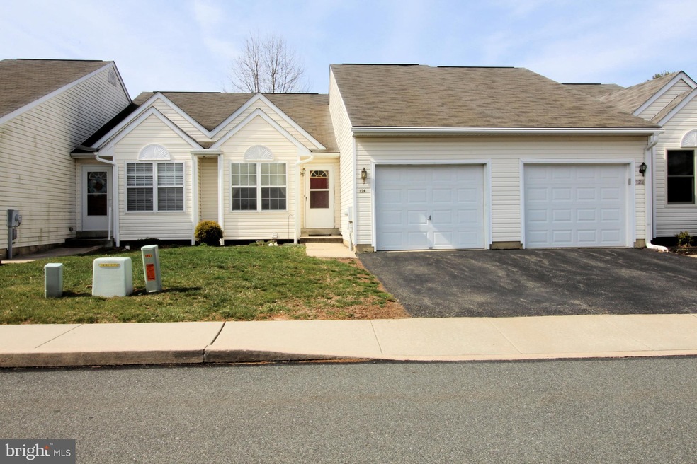 124 N 4th St, Bally, PA 19503 - photo 1