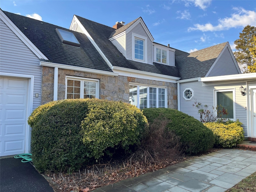 1 Nantucket Ln, Oceanside, NY 11572 - photo 1