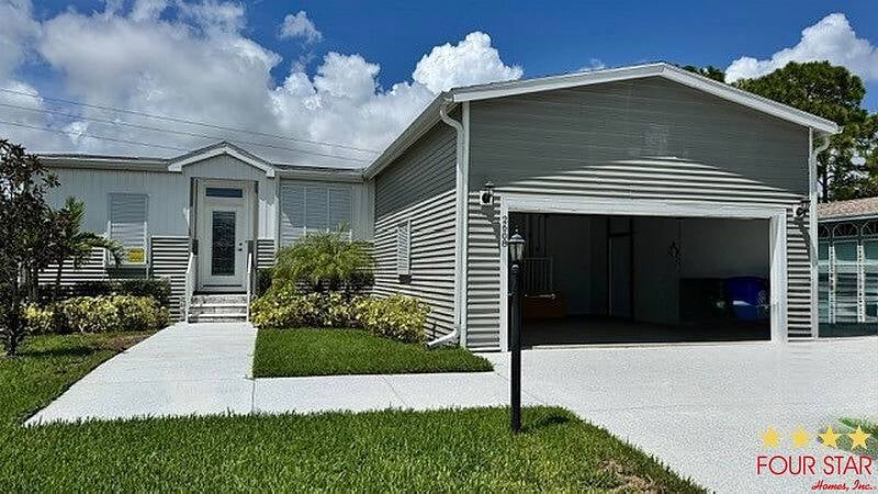 2608 Kelly Dr, Sebastian, FL 32958 - photo 1