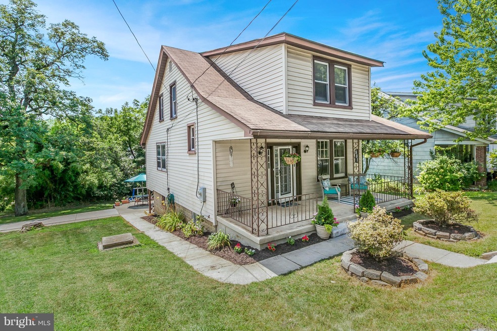 801 Woodsdale Rd, Catonsville, MD 21228 - photo 1