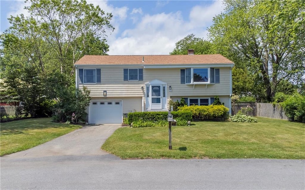 24 Reardon Dr, Middletown, RI 02842 - photo 1