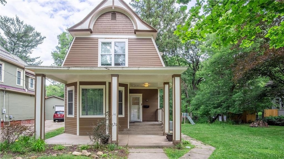 1109 3rd Ave E, Menomonie, WI 54751 - photo 1