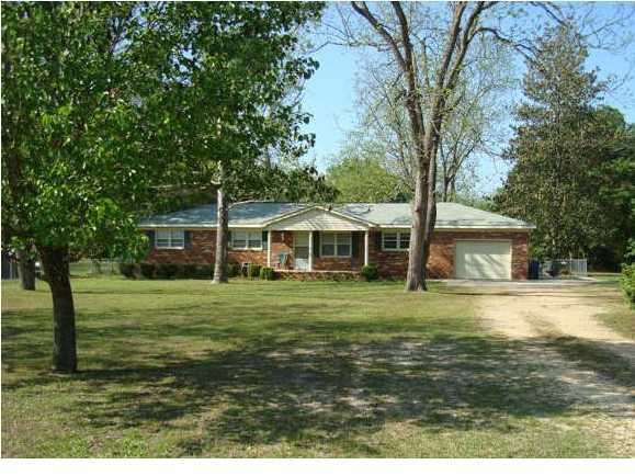 1313 Clover Ln, Albany, GA 31705 - photo 1