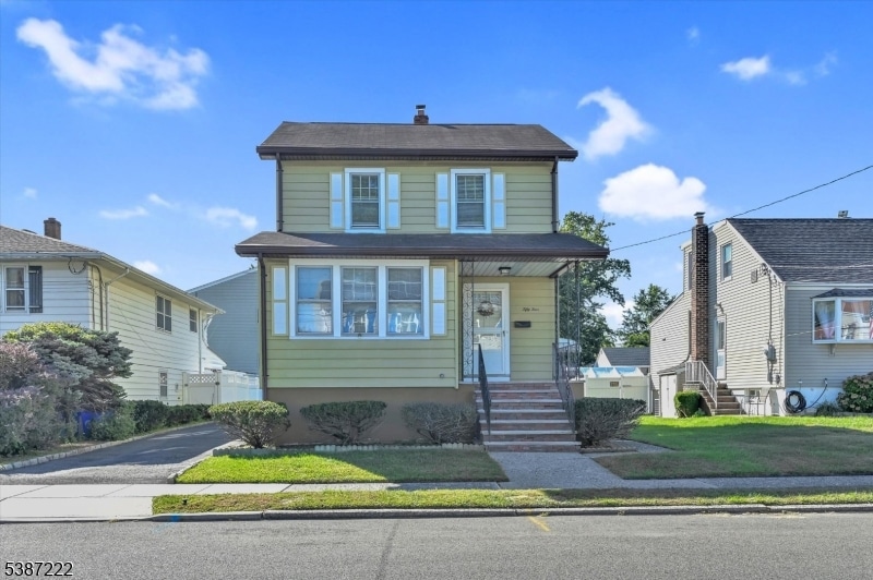 54 Rochelle Pkwy, Saddle Brook, NJ 07663 - photo 1