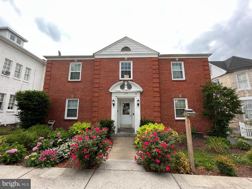 124 E 3rd Ave, Ranson, WV 25438 - photo 1