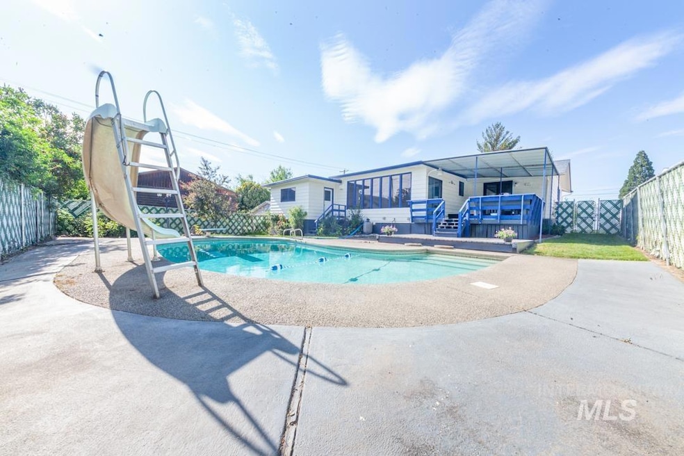 For Sale $569,000 • Co-Listing Agent