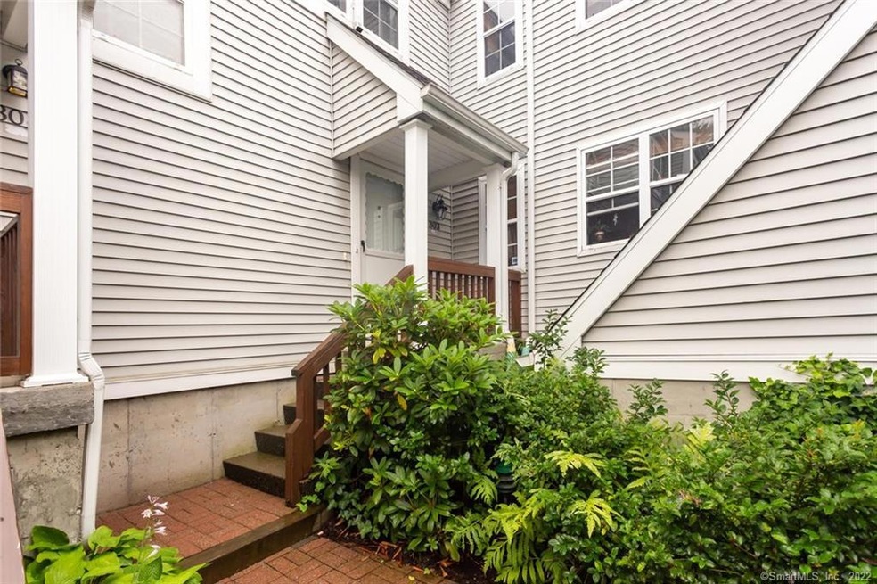 303 Foxboro Dr, Norwalk, CT 06851 - photo 1