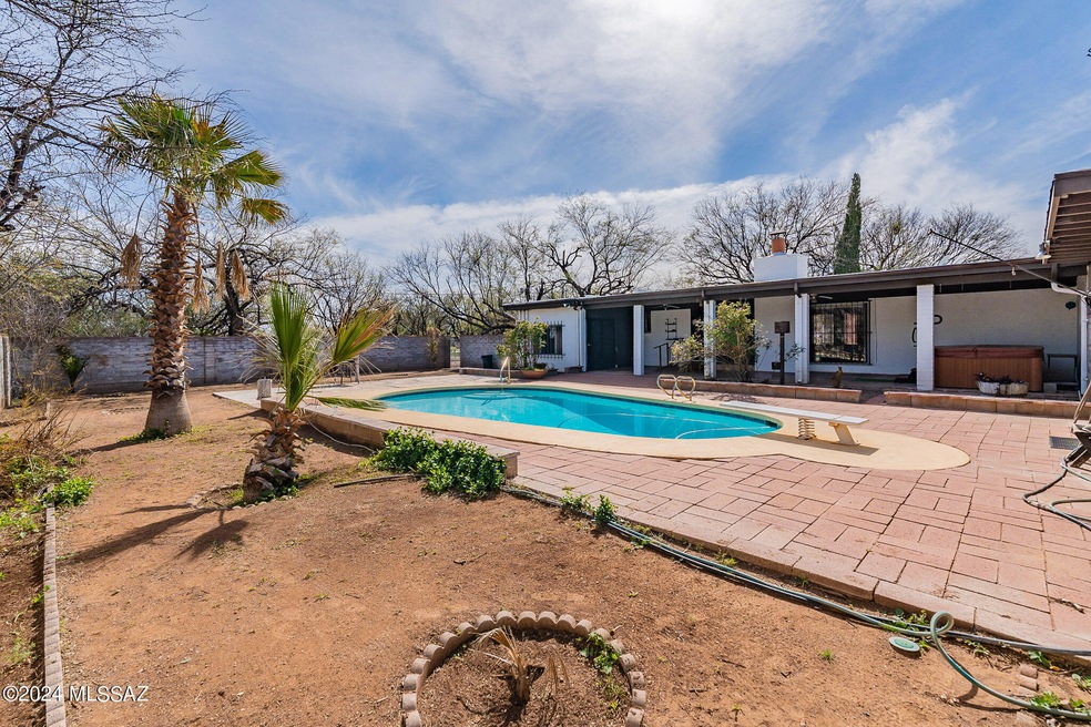 4501 W Tumacacori Dr, Amado, AZ 85645 MLS 22406414