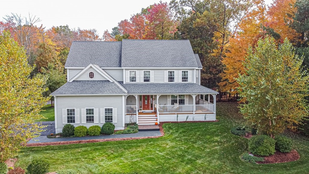 10 Macintosh Dr, Dracut, MA 01826 - photo 1