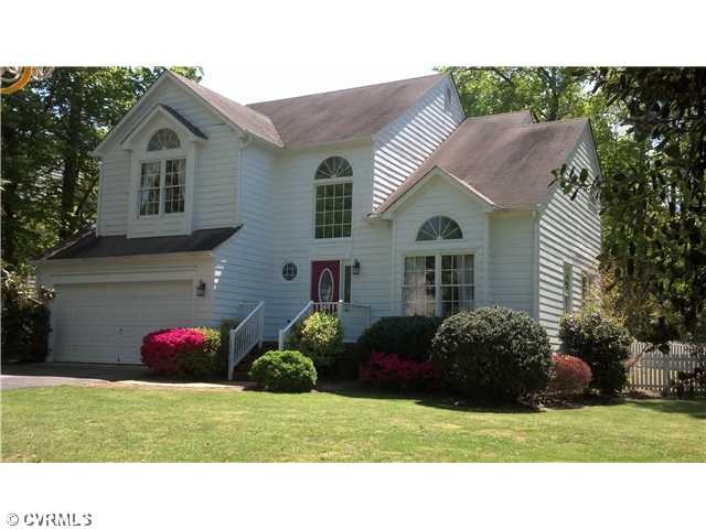Exterior Front - Beautiful Woodlake Transisitional