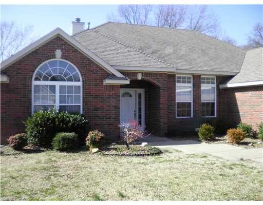 405 Coachlight Dr, Bentonville, AR 72712 - photo 1