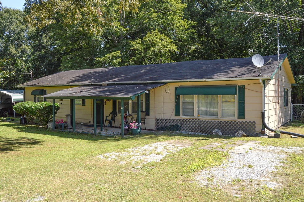 1400 Kingsway Ln, Manchester, TN 37355 - photo 1